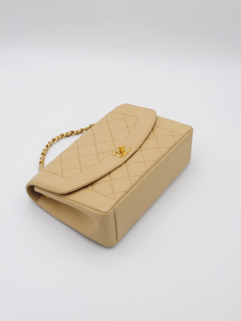 Chanel Diana Medium torebka