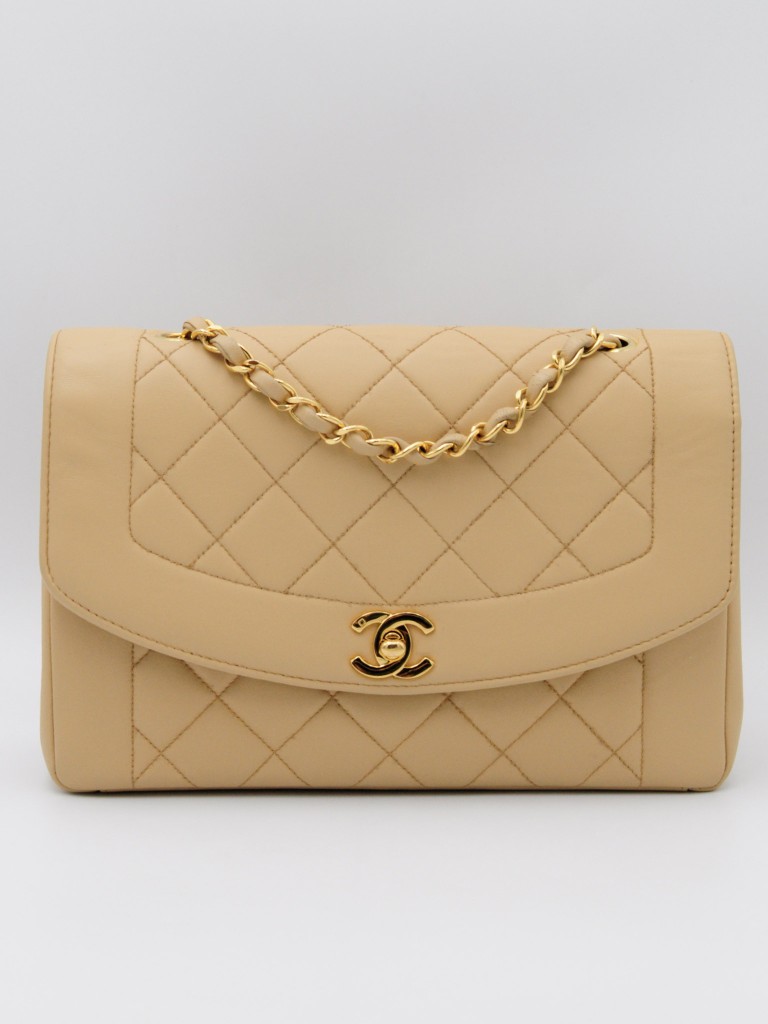 Chanel Diana Medium bag