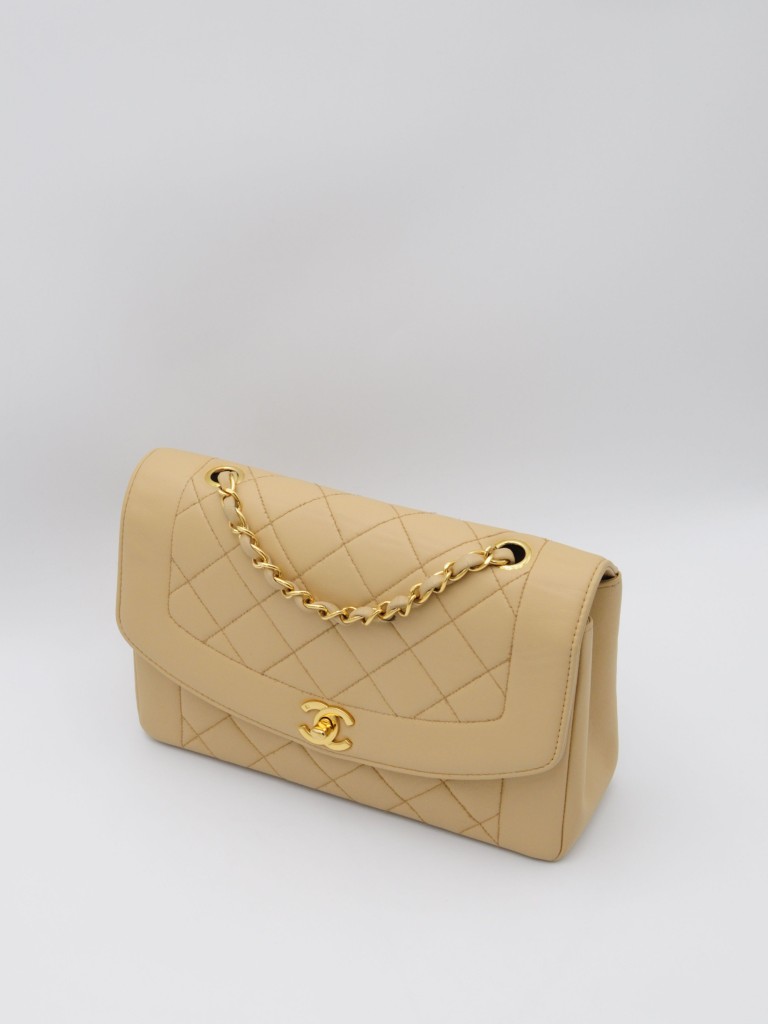 Chanel Diana Medium torebka