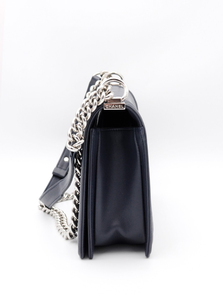 Chanel Boy New Medium bag