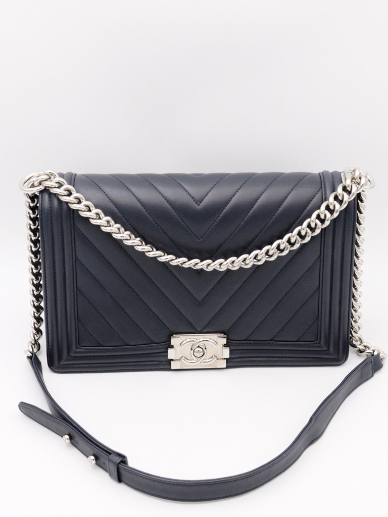 Chanel Boy New Medium bag