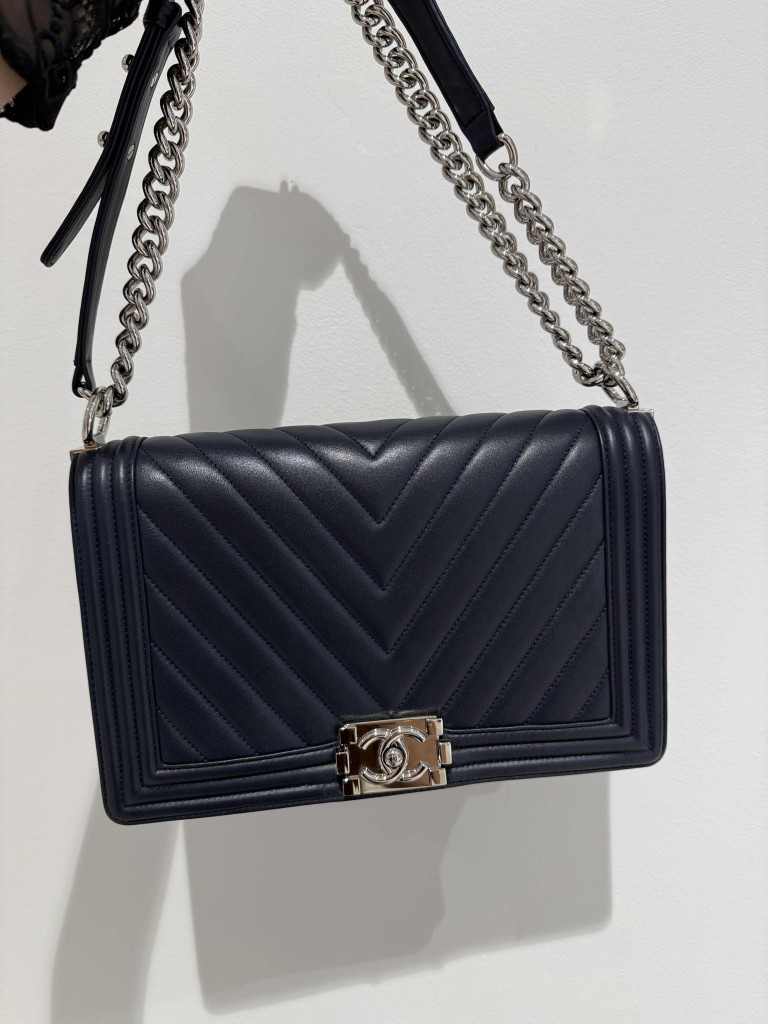 Chanel Boy New Medium bag