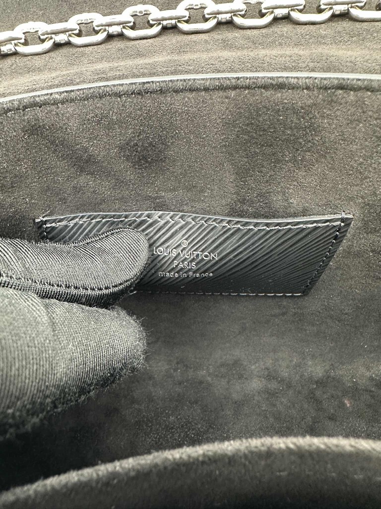 Louis Vuitton Twist MM bag