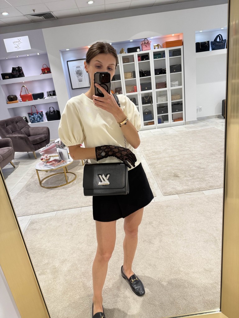 Louis Vuitton Twist MM bag