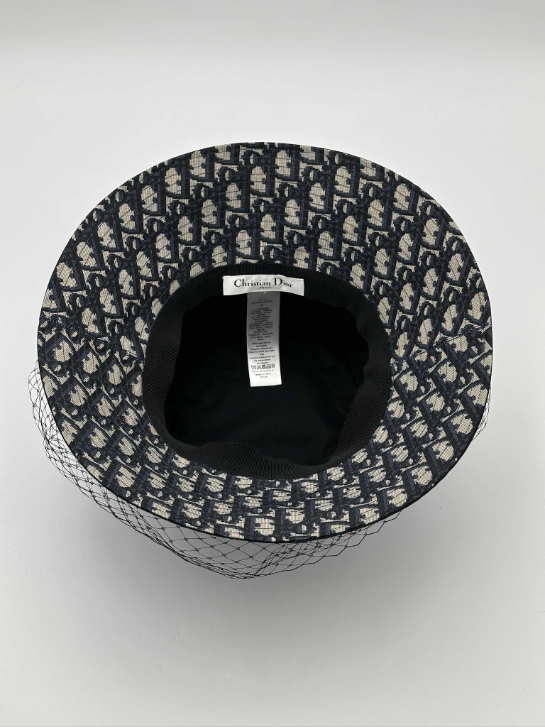 hat