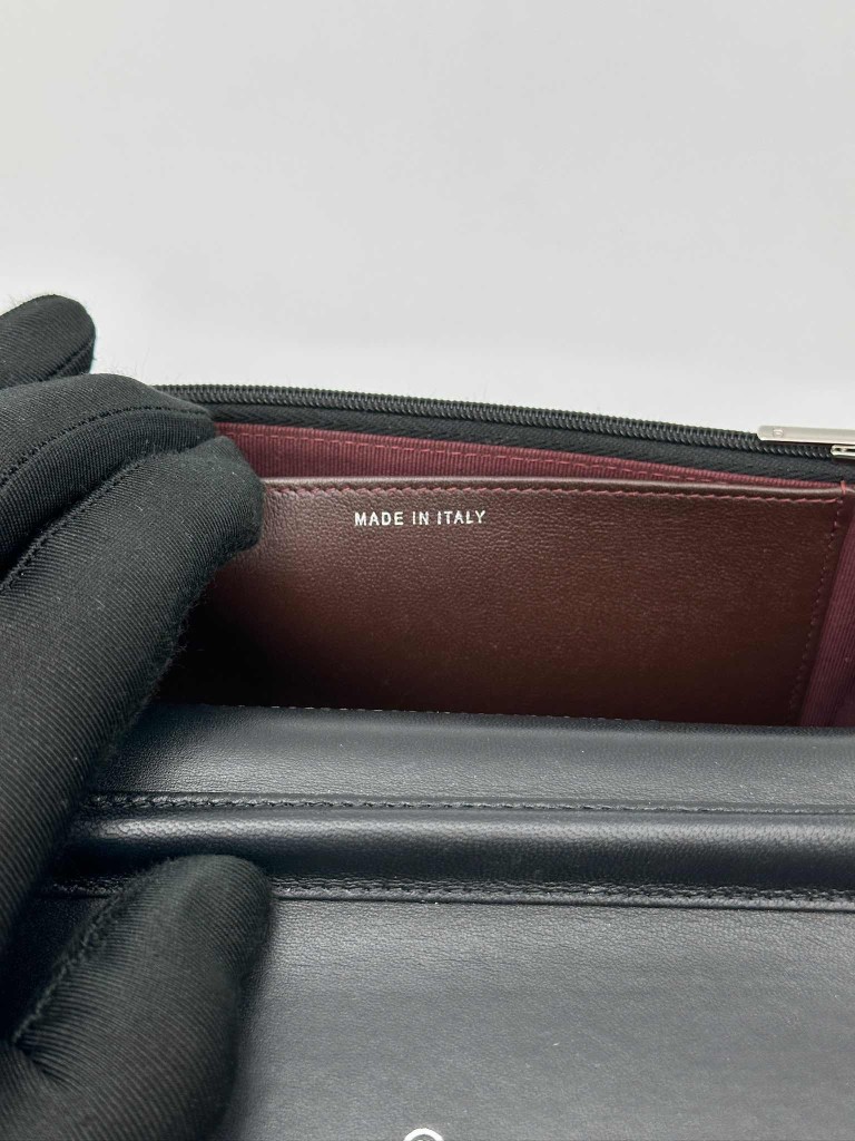 Chanel Wallet on Chain