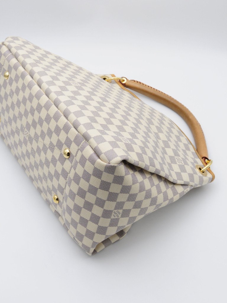 Louis Vuitton Artsy MM bag