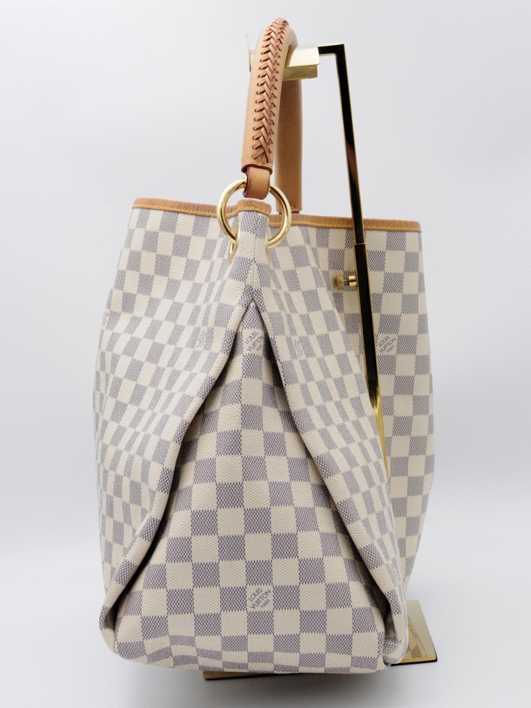 Louis Vuitton Artsy MM bag
