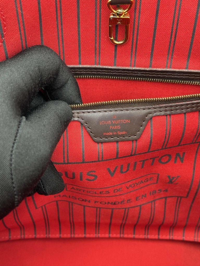 Louis Vuitton Neverfull MM bag