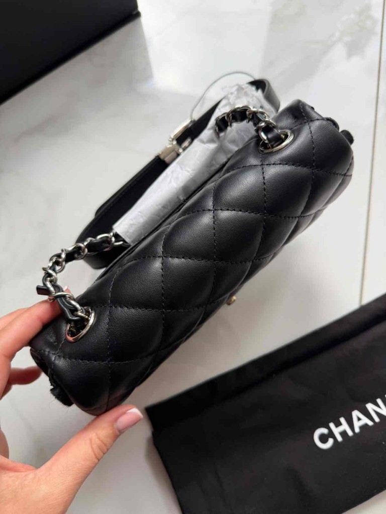 Chanel nerka Uniform