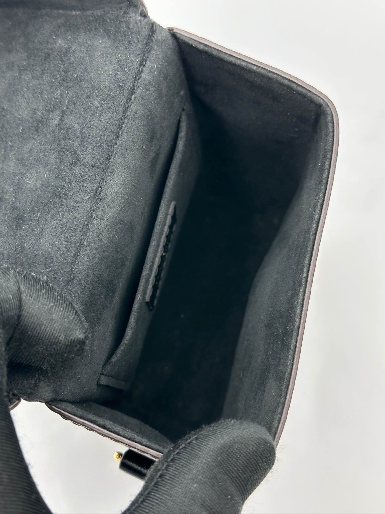 Louis Vuitton Camera Box torebka