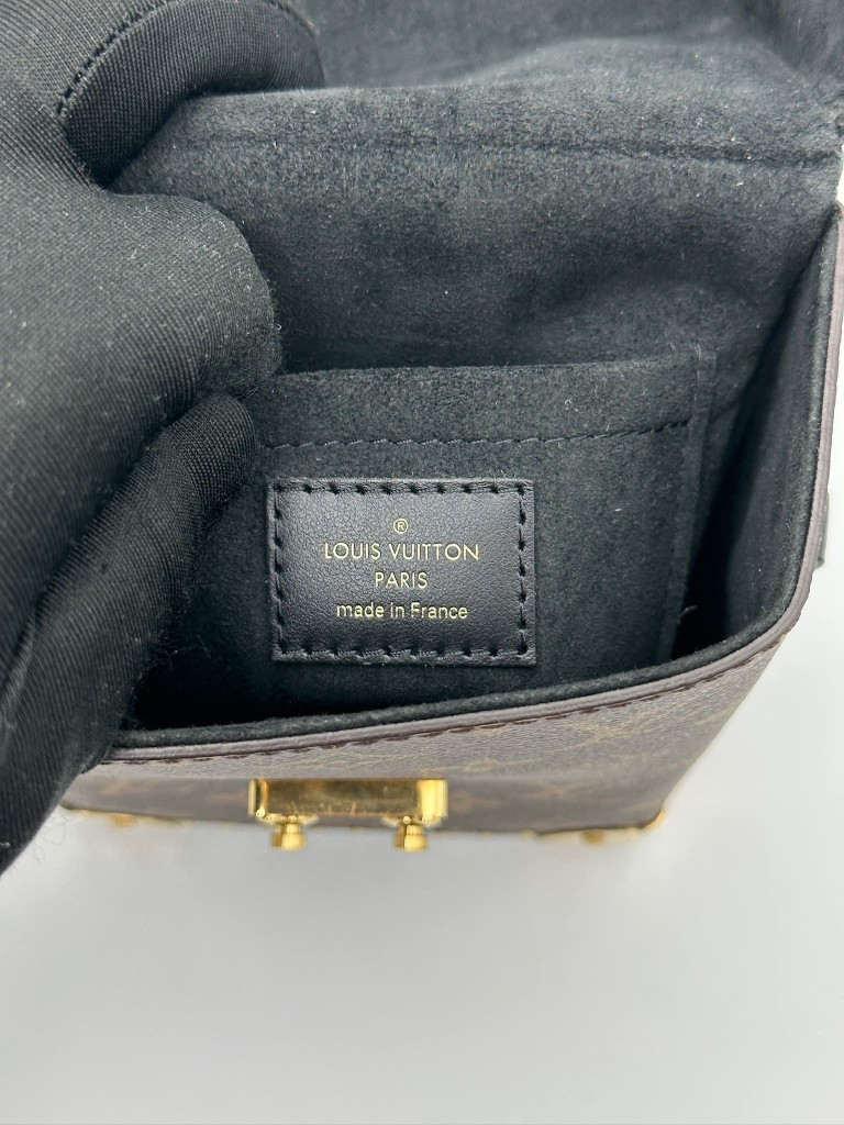 Louis Vuitton Camera Box torebka