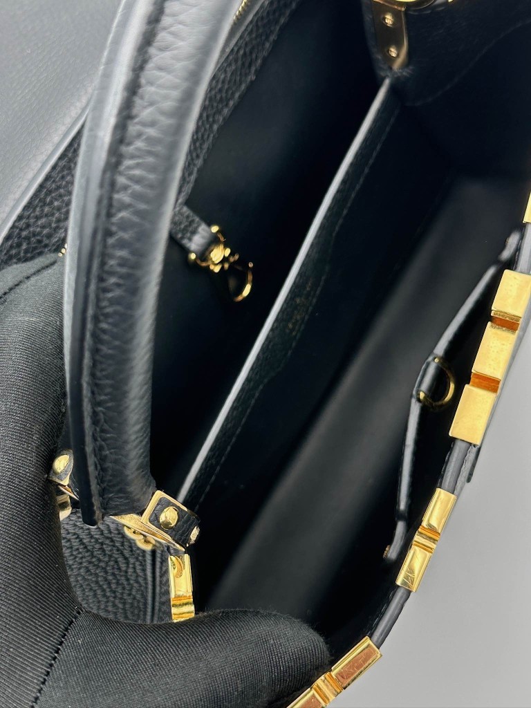 Louis Vuitton Capucines MM bag
