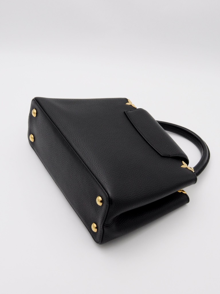 Louis Vuitton Capucines MM bag