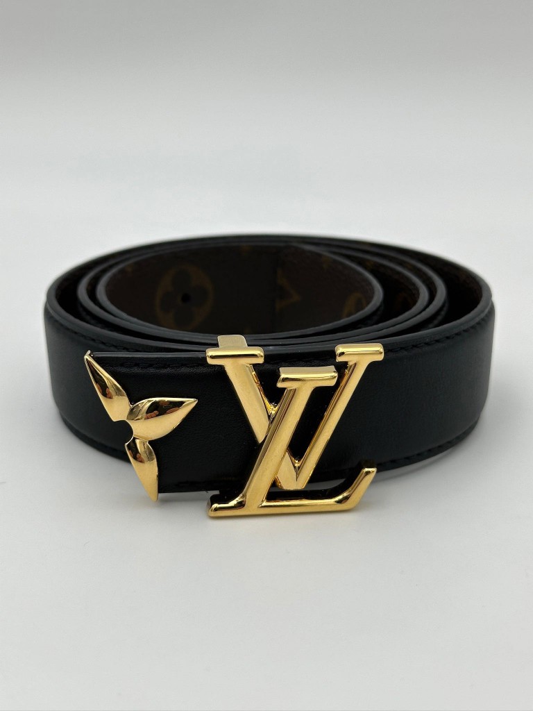 Louis Vuitton reversible belt