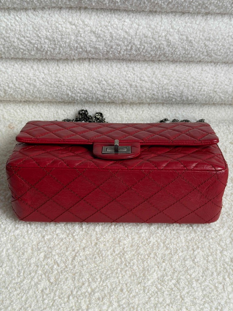 Chanel 2.55 Reissue 225 bag