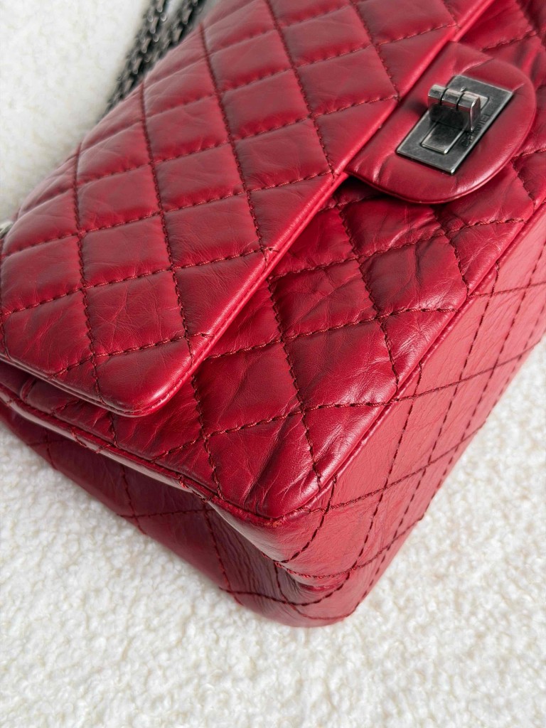 Chanel 2.55 Reissue 225 bag