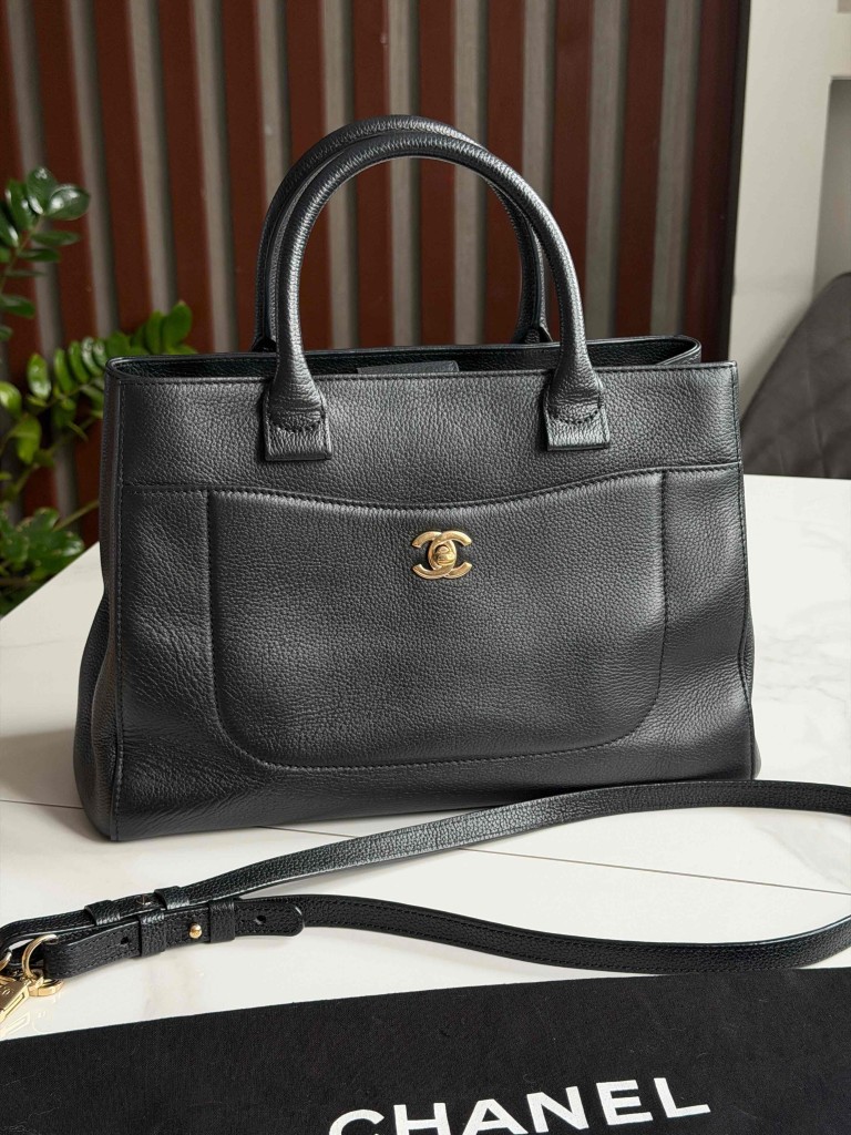 Chanel Neo Executive Small torebka