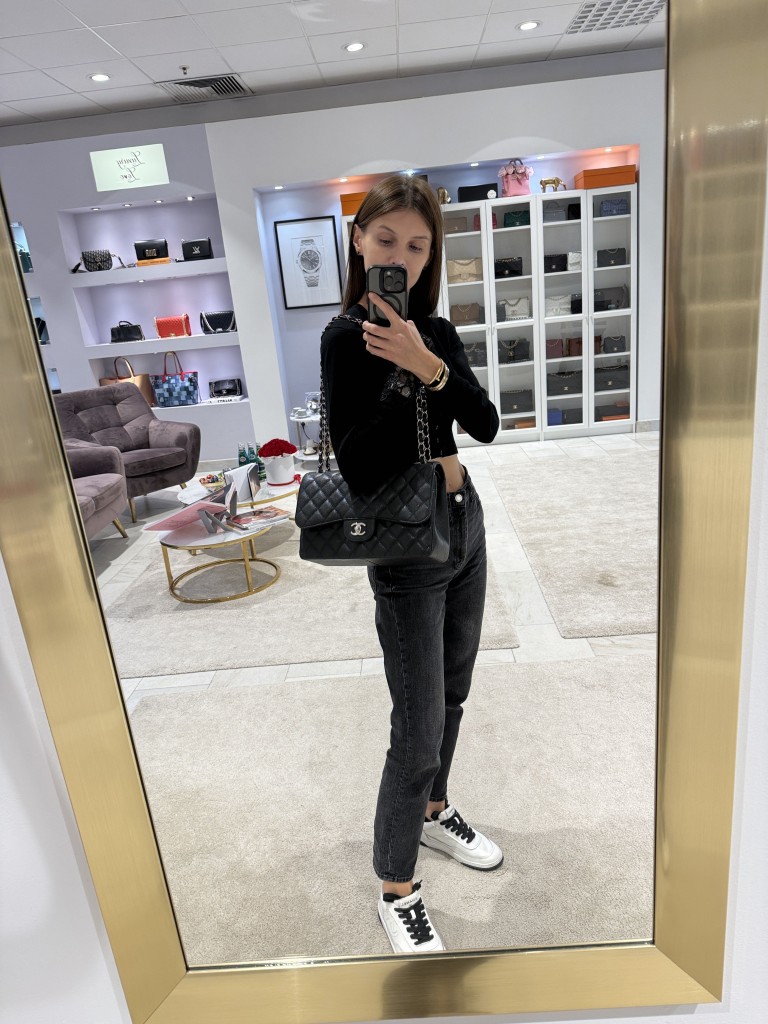 Chanel Classic Jumbo Double Flap bag