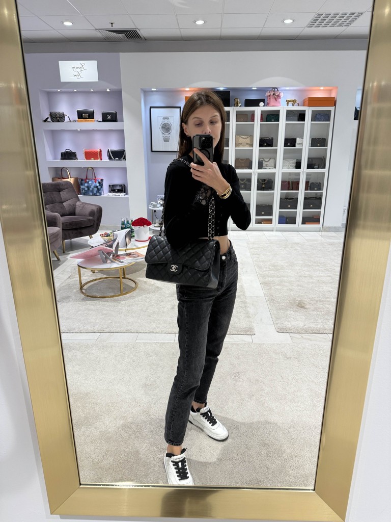 Chanel Classic Jumbo Double Flap bag