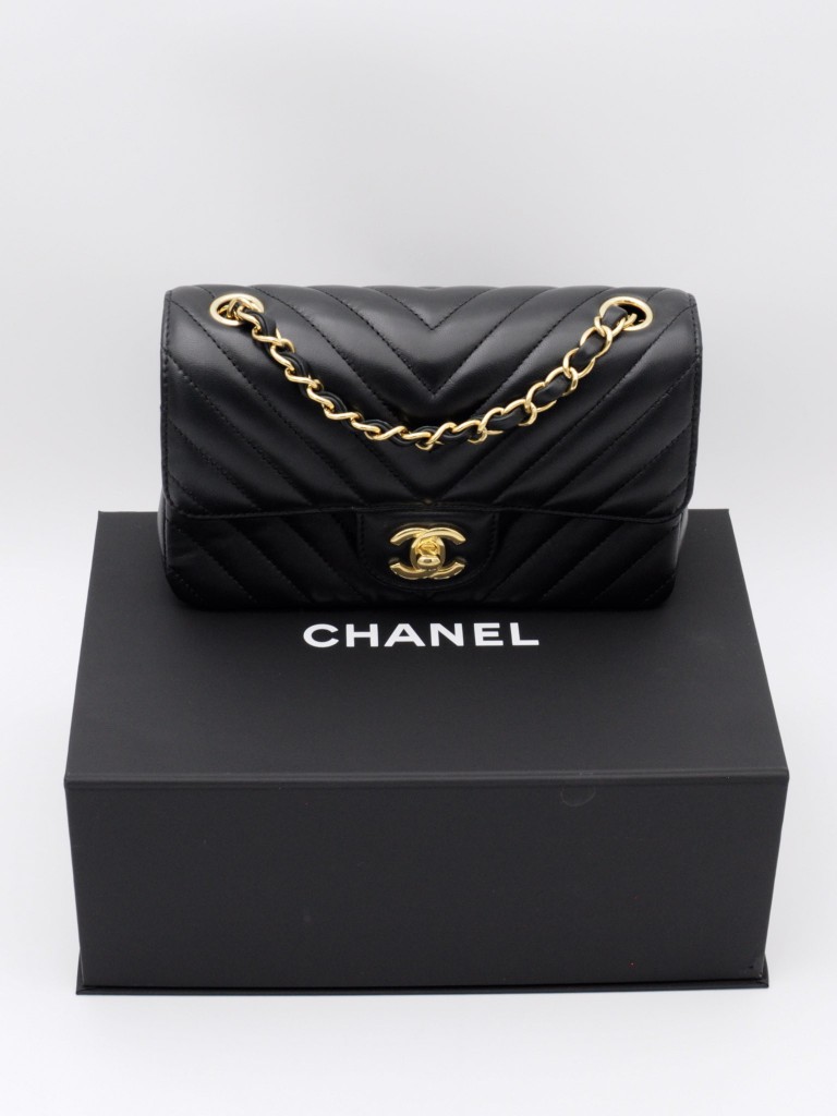 Chanel Classic Mini torebka