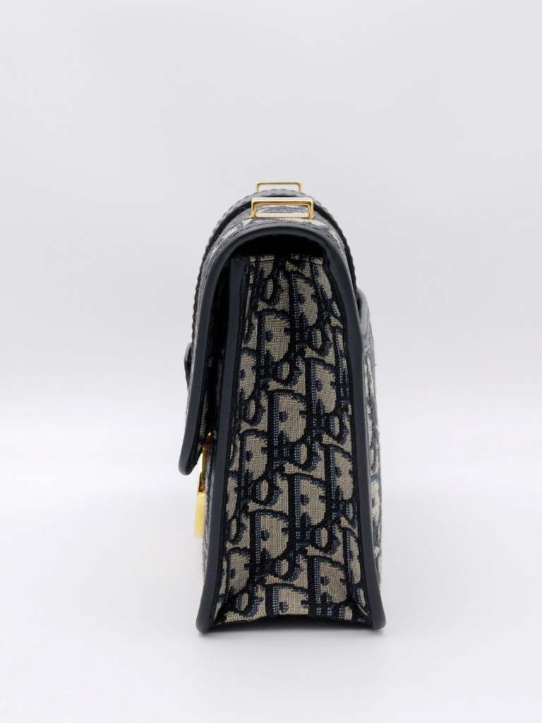 Dior 30 Montaigne bag