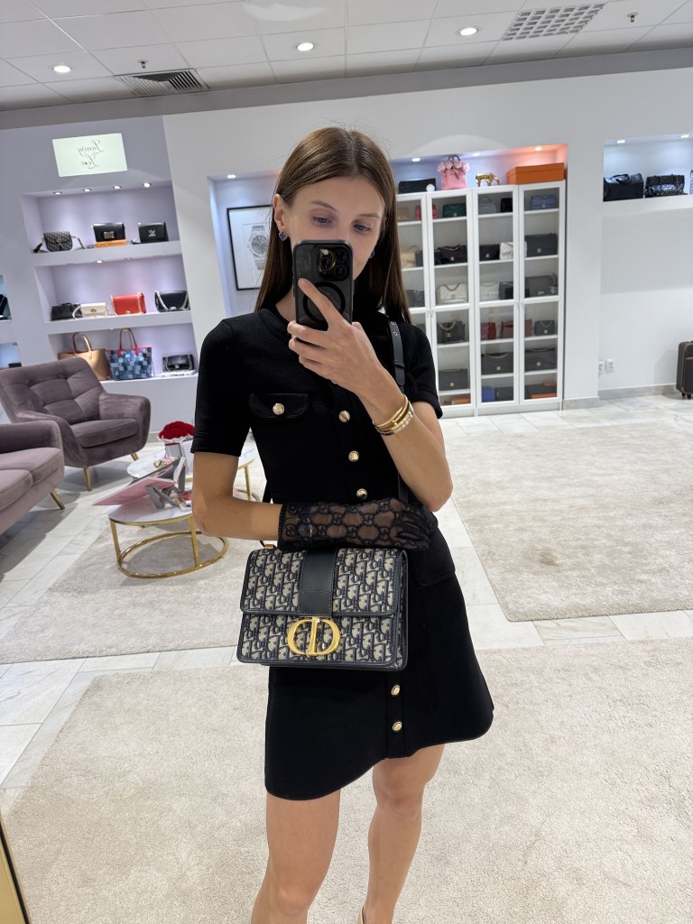 Dior 30 Montaigne bag