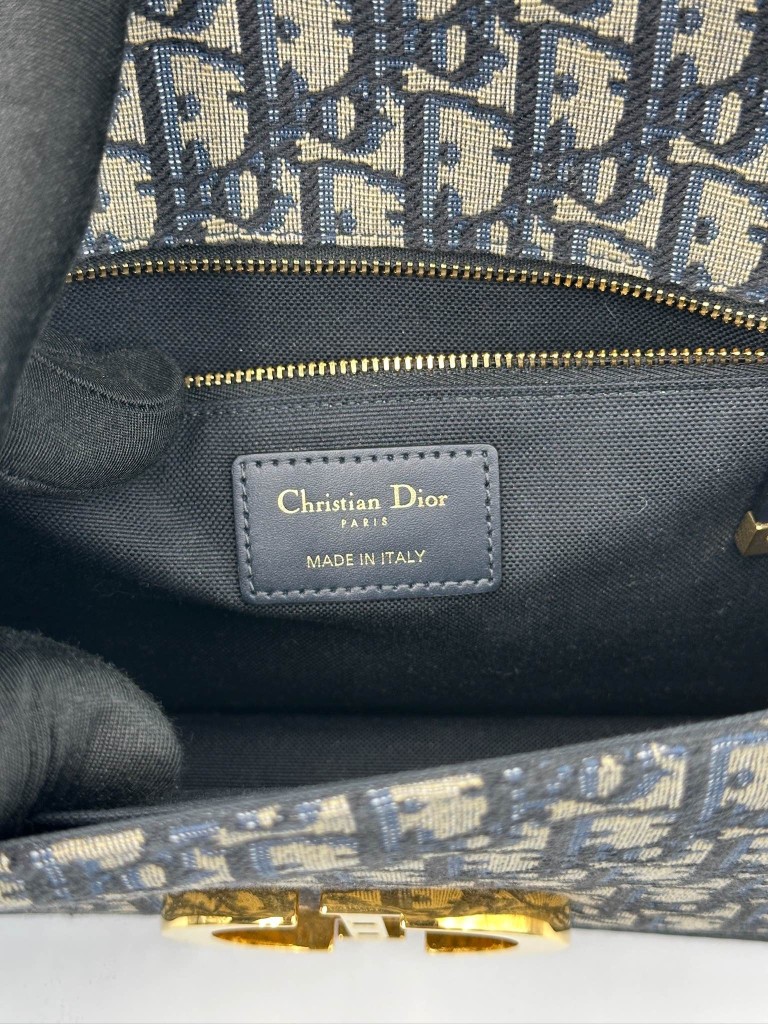 Dior 30 Montaigne torebka
