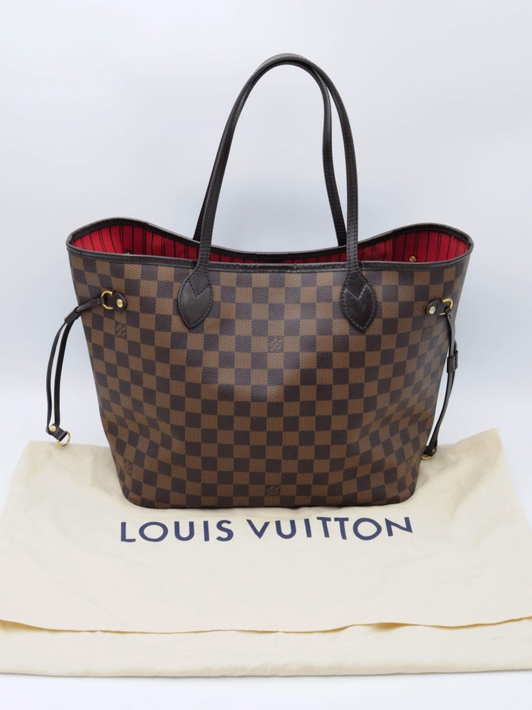 Louis Vuitton Neverfull MM bag