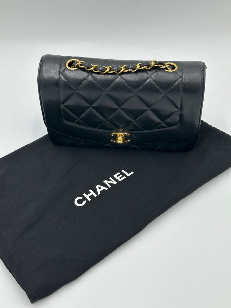Chanel Diana Small torebka