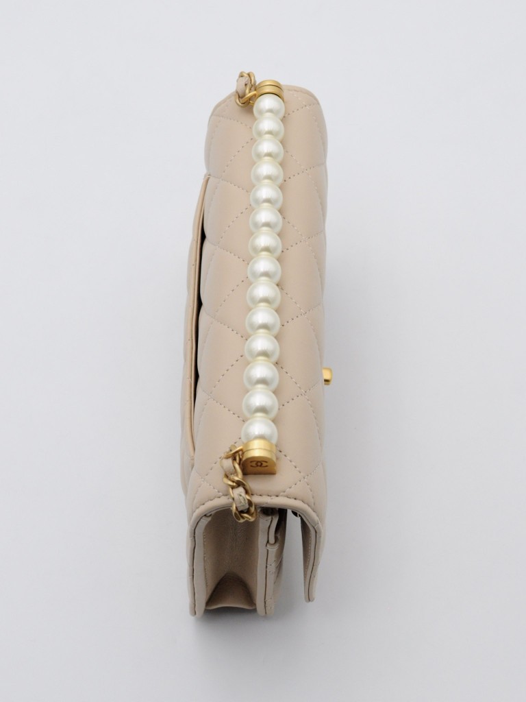 Chanel Wallet on Chain