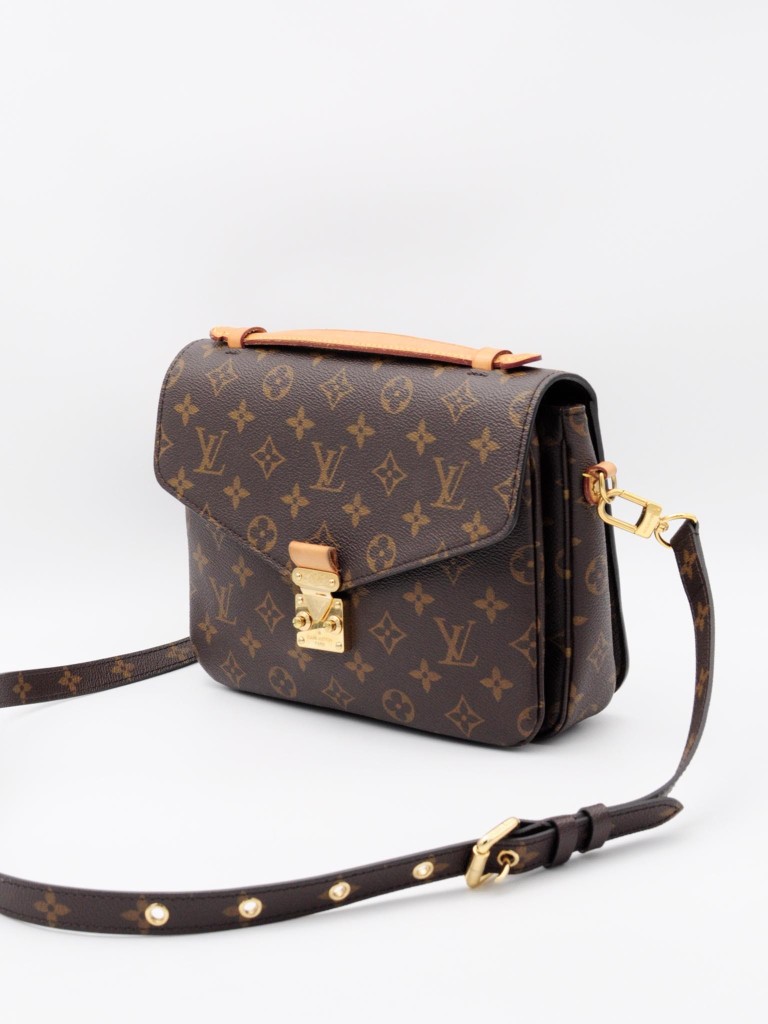Louis Vuitton Pochette Metis bag