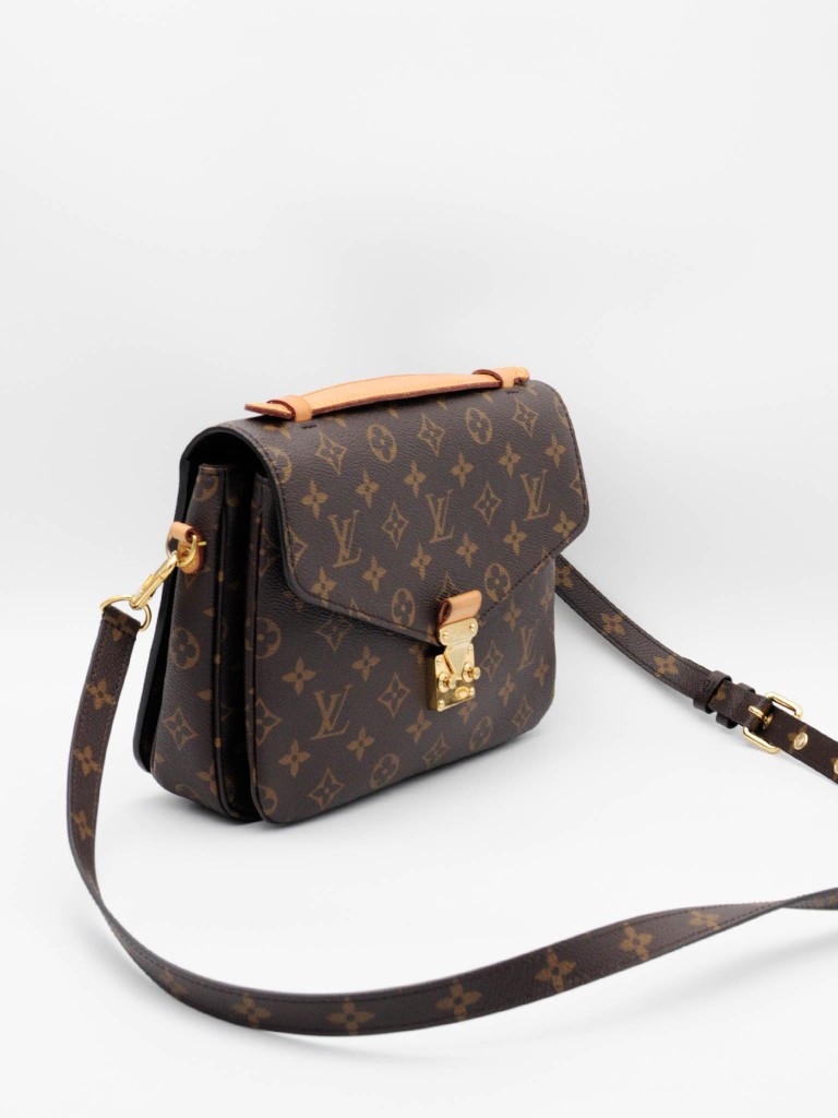 Louis Vuitton Pochette Metis bag