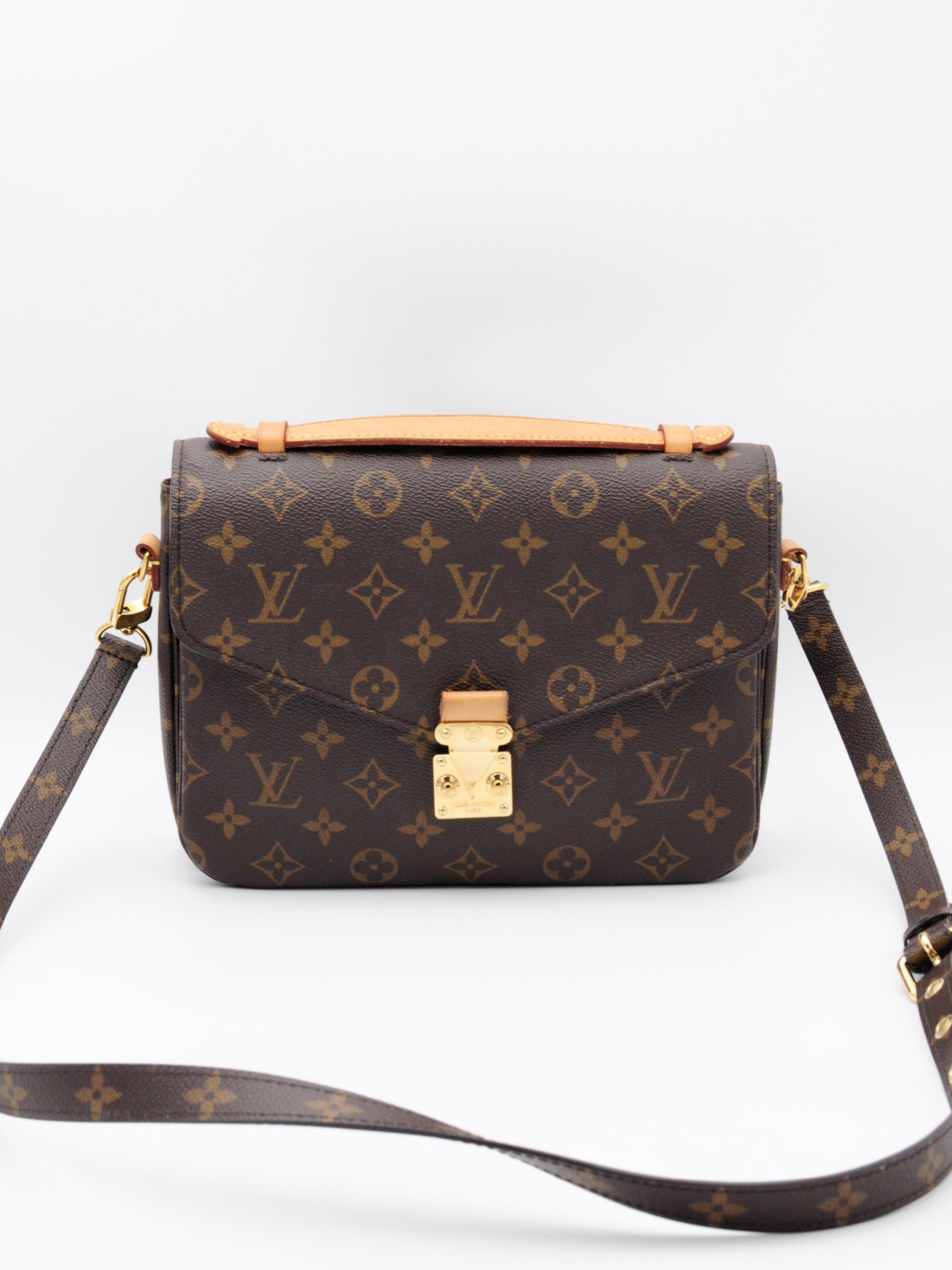 Louis Vuitton Pochette Metis bag