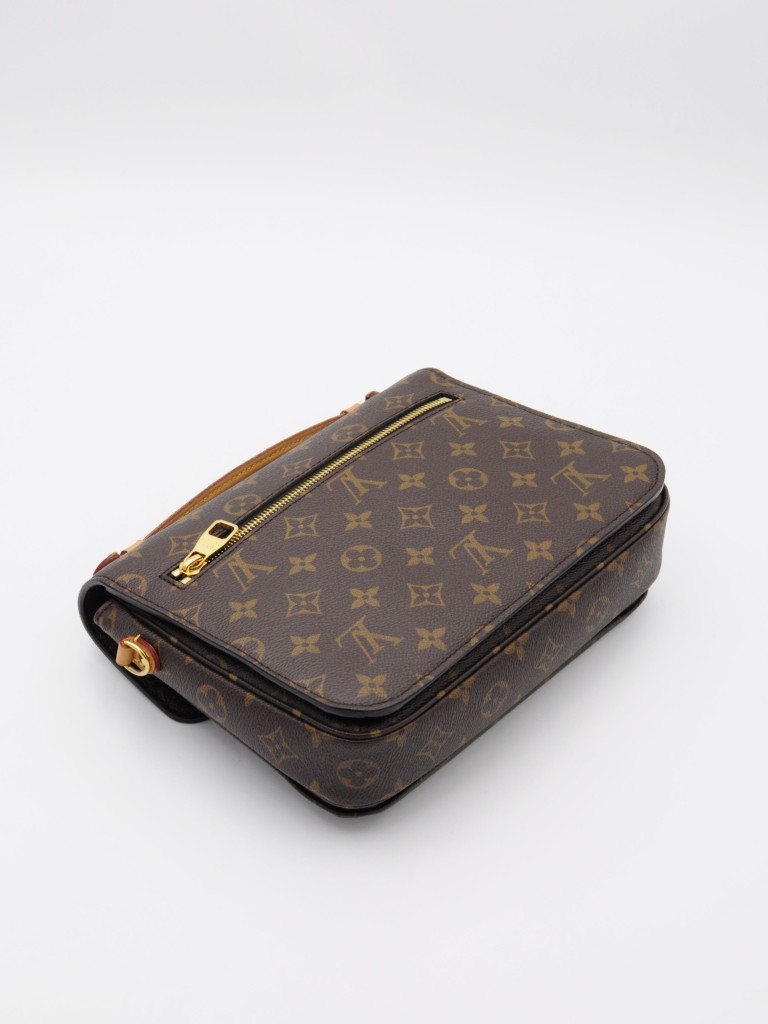 Louis Vuitton Pochette Metis bag