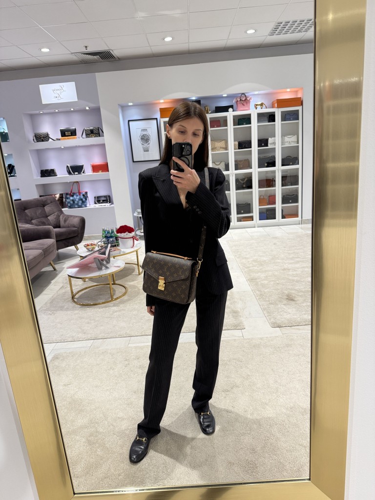 Louis Vuitton Pochette Metis bag