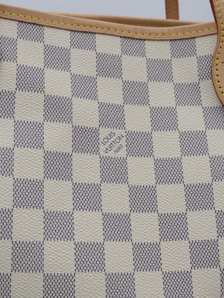Louis Vuitton Neverfull MM bag