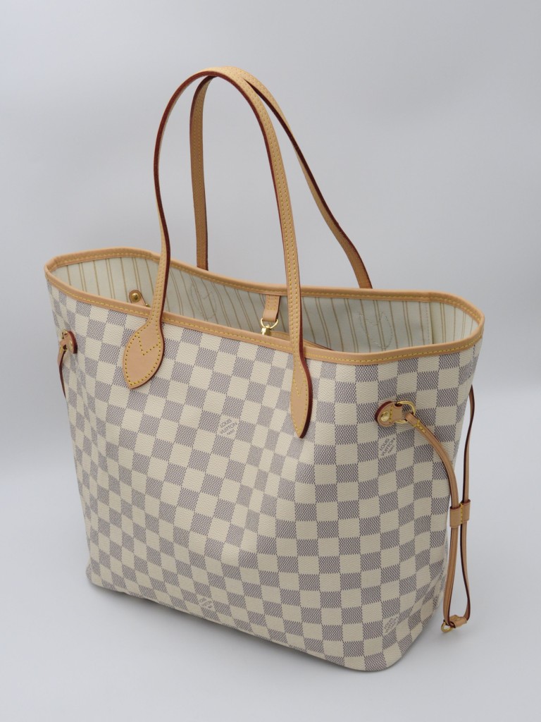 Louis Vuitton Neverfull MM bag