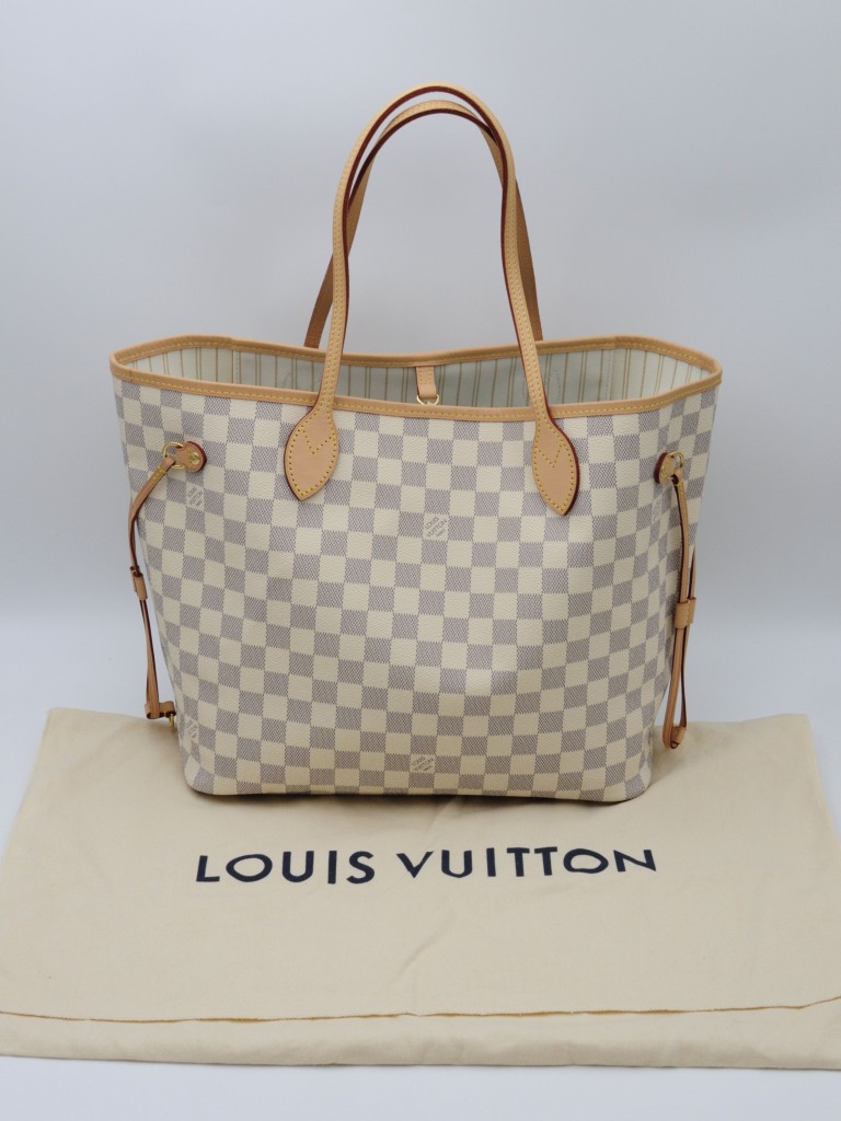 Louis Vuitton Neverfull MM bag