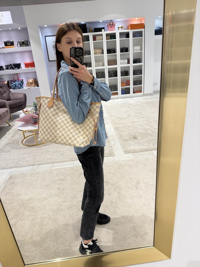 Louis Vuitton Neverfull MM bag