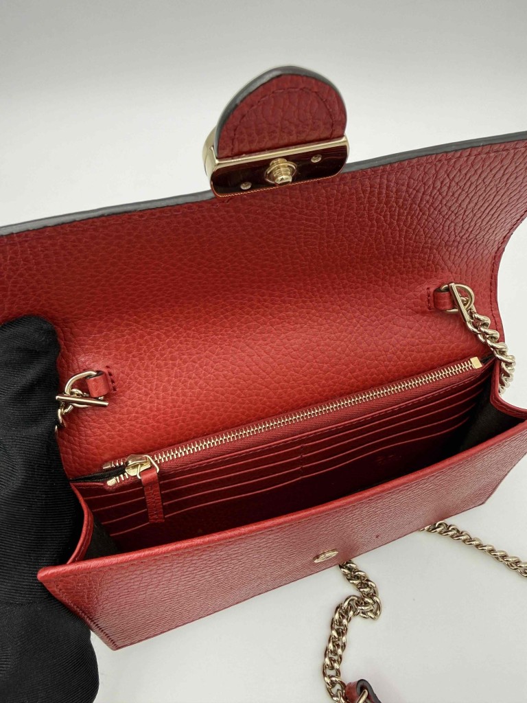 Gucci Wallet on Chain
