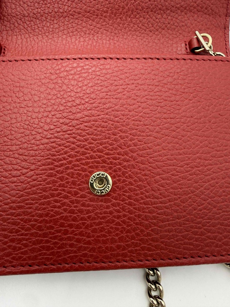 Gucci Wallet on Chain