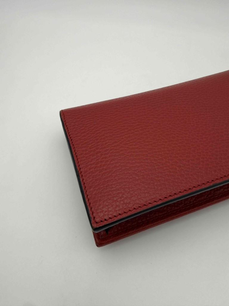 Gucci Wallet on Chain