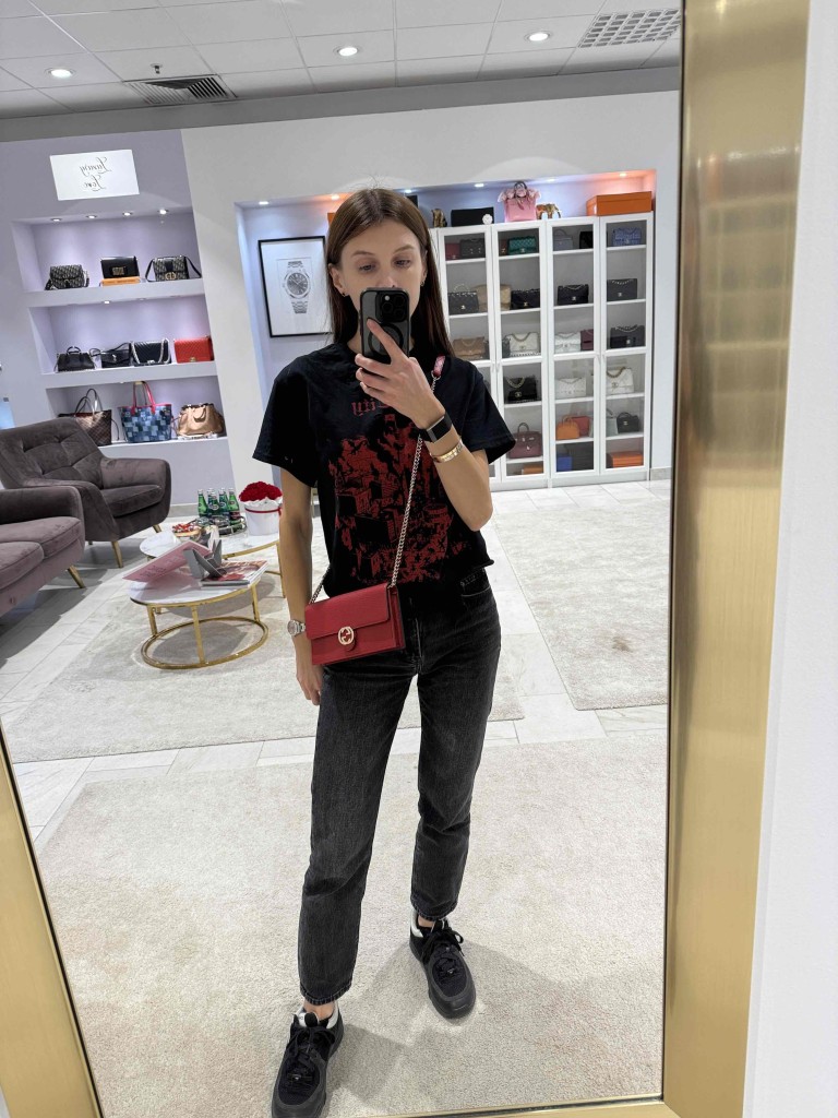 Gucci Wallet on Chain