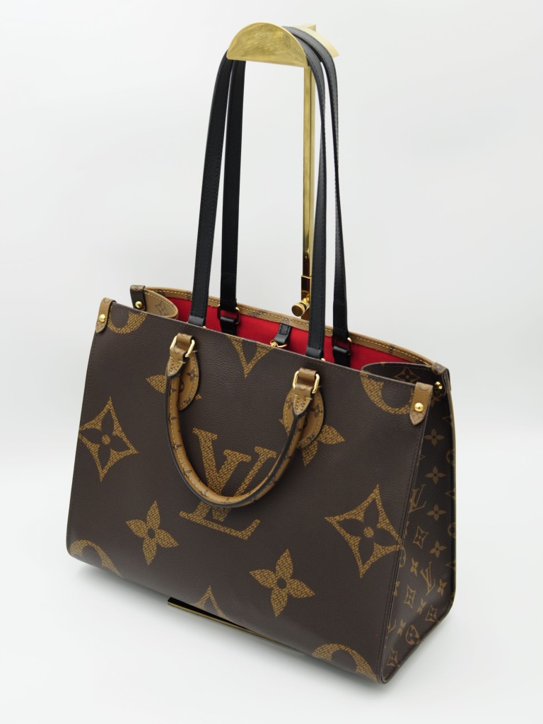 Louis Vuitton OnTheGo MM bag