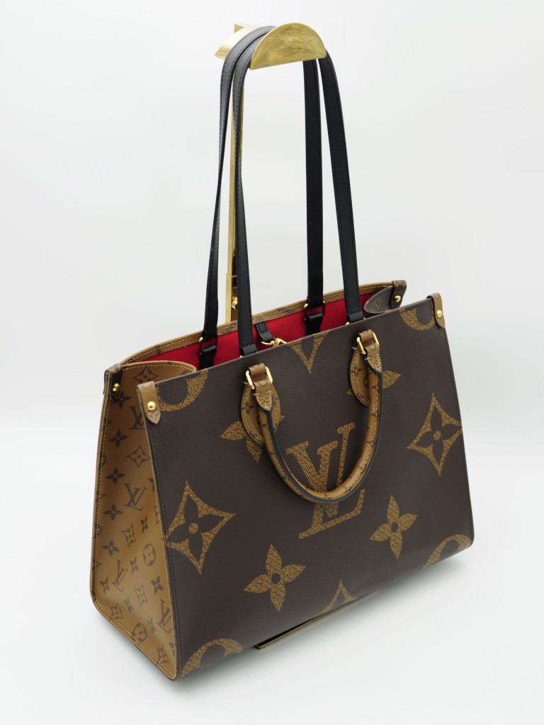 Louis Vuitton OnTheGo MM bag