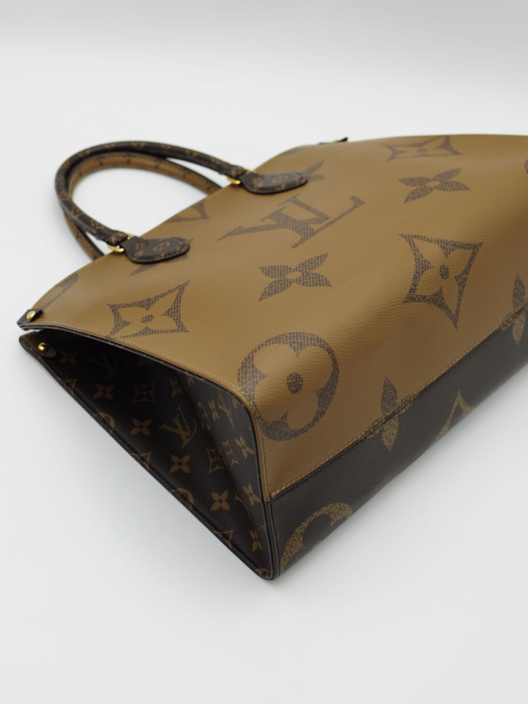 Louis Vuitton OnTheGo MM bag
