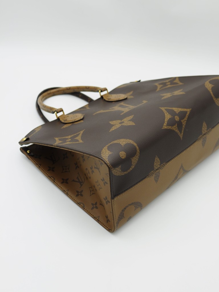 Louis Vuitton OnTheGo MM bag