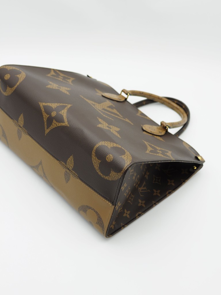 Louis Vuitton OnTheGo MM bag