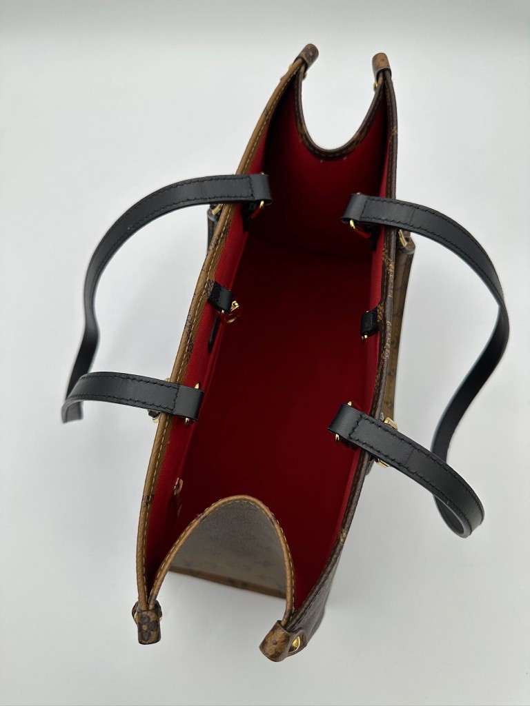 Louis Vuitton OnTheGo MM bag